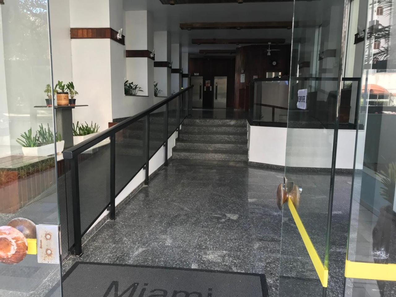 Apartamento Pitangueiras 瓜鲁雅 外观 照片